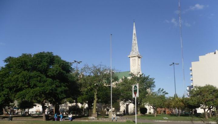 plaza-de-los-periodistas-flores