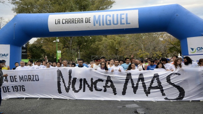 La Carrera de Miguel (Genérica) 1
