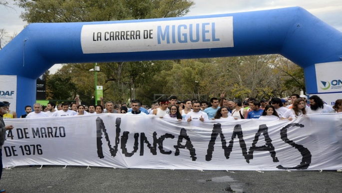 La Carrera de Miguel (Genérica) 1